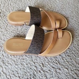 pratt logo and leather sandal